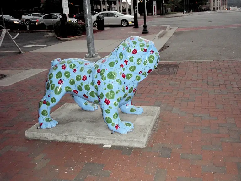 Georgia Bulldog statue in downtown Athens