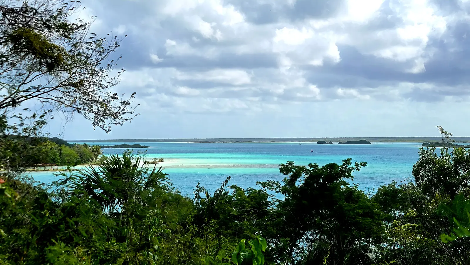 Lagoon of Seven Colors
