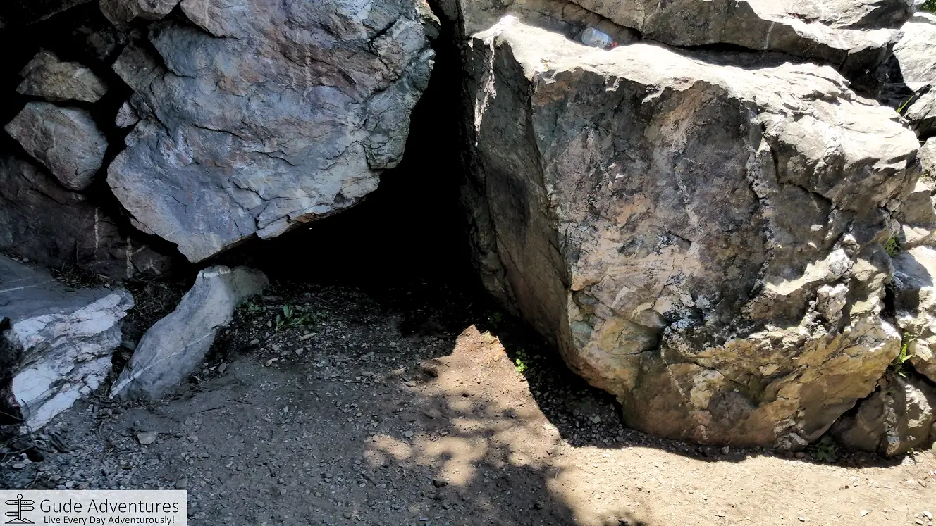 Bears Den cave