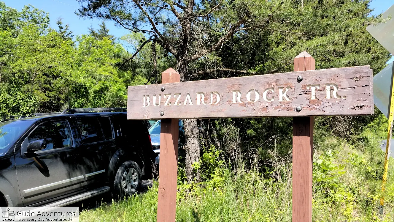 Parking area at the Buzzard Rock Trailhead