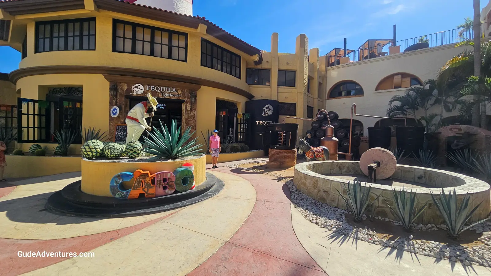 Letters of the Los Cabos Pier (Letras de Los Cabos Muelle)