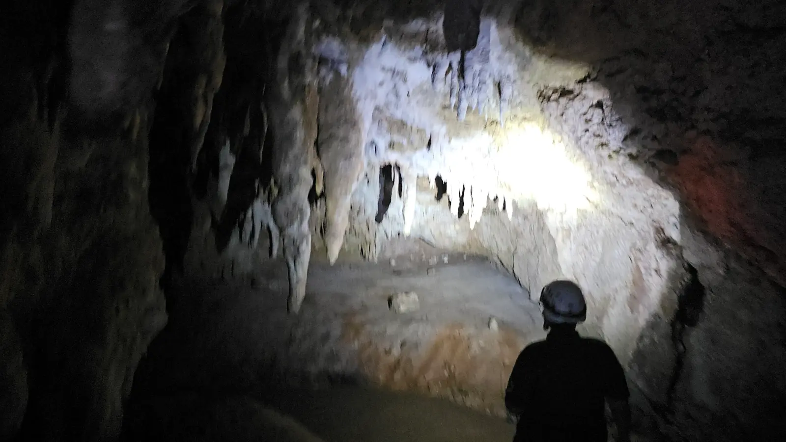 More stalactites along the pathway