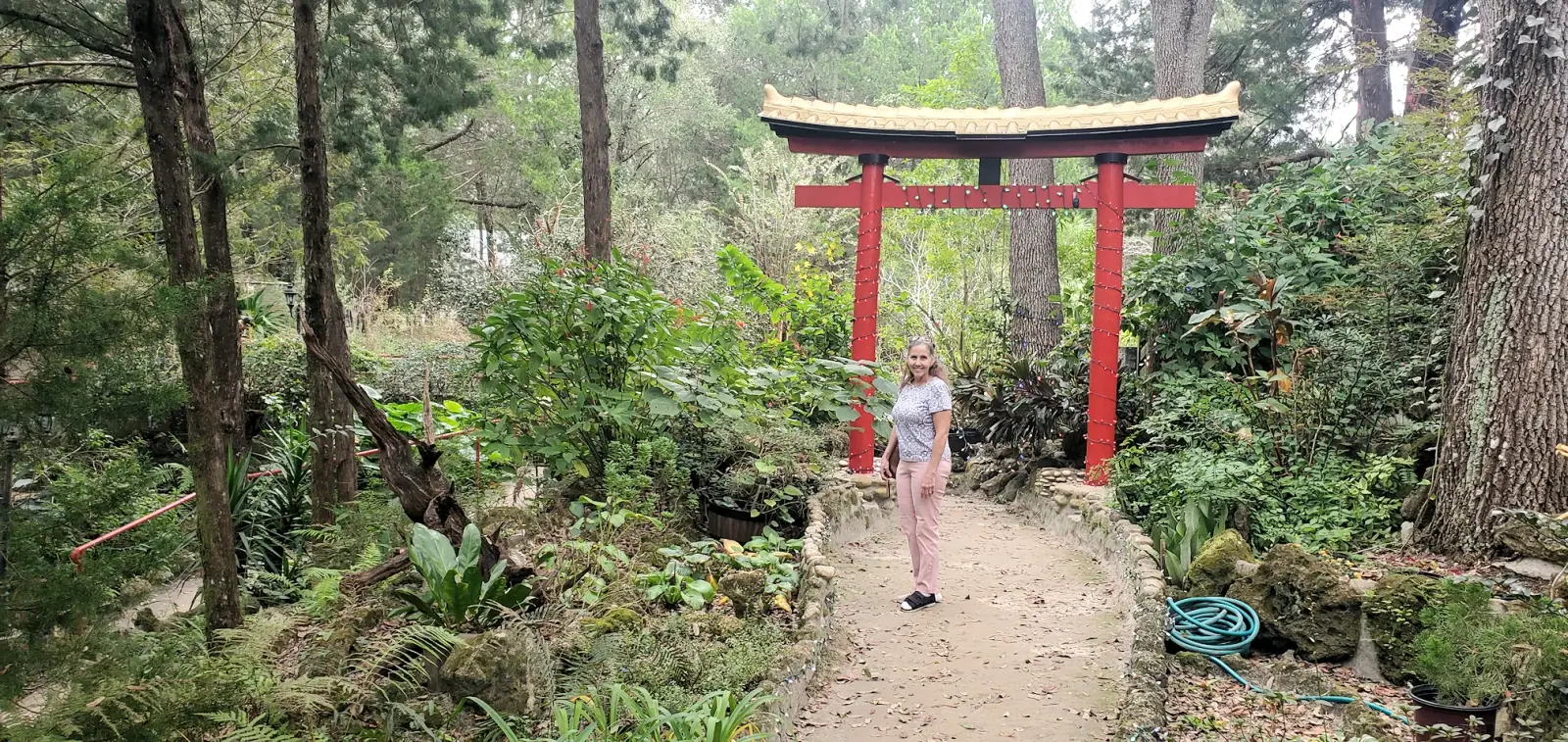 Cedar Lakes Woods and Gardens gate