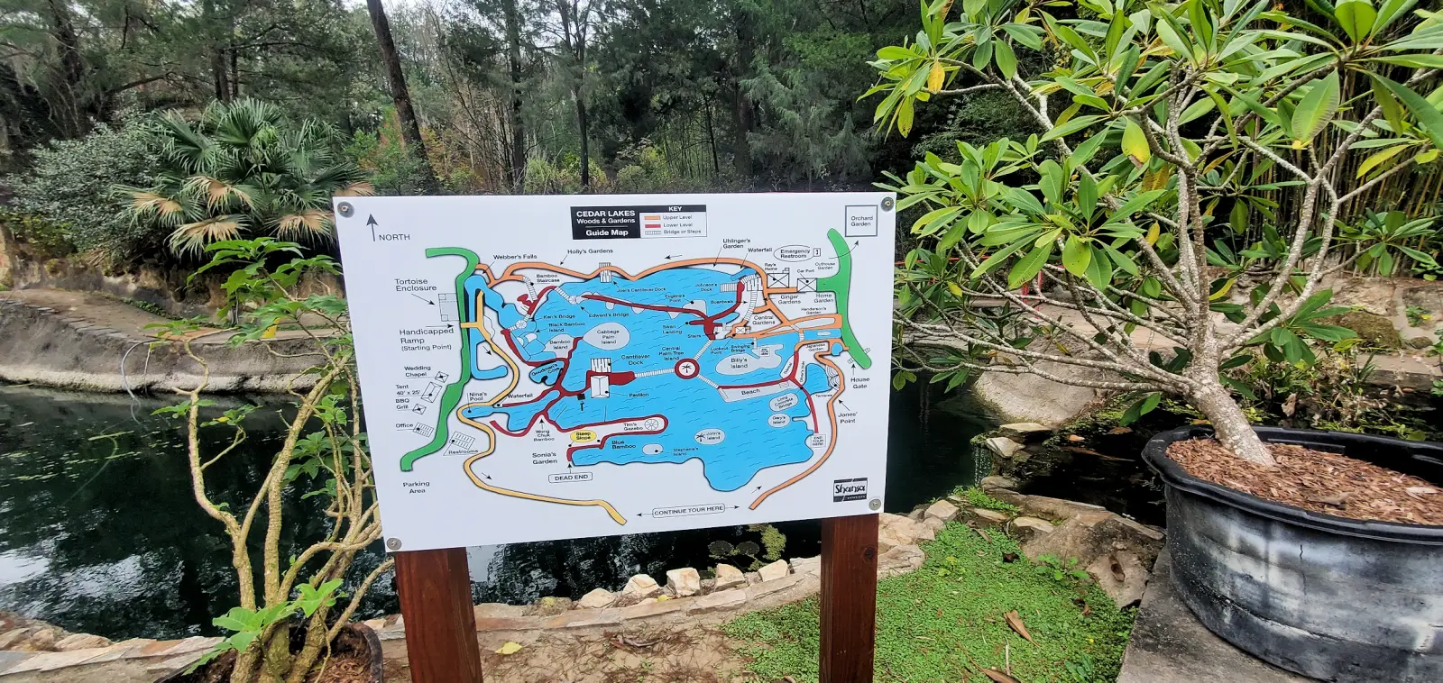 Cedar Lakes Woods and Gardens map