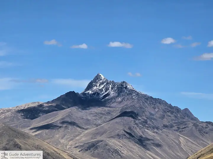 Cunurana mountain west of the La Raya Pass