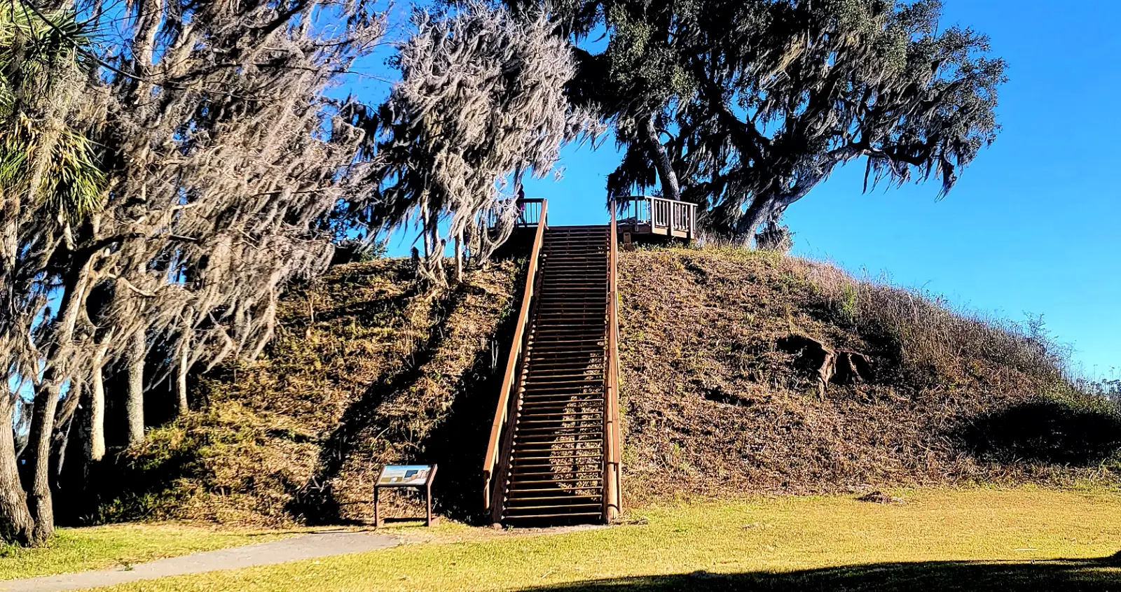 Crystal River Archaeological State Park dates back over 1,600 years
