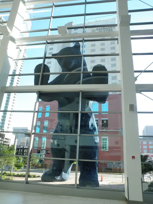 Bear sculpture looking into the convention center.