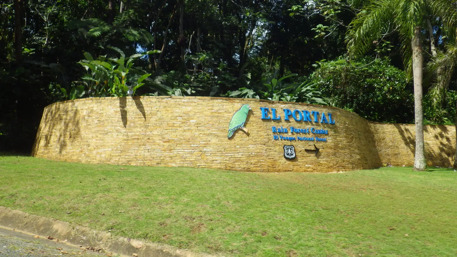 El Portal Entrance