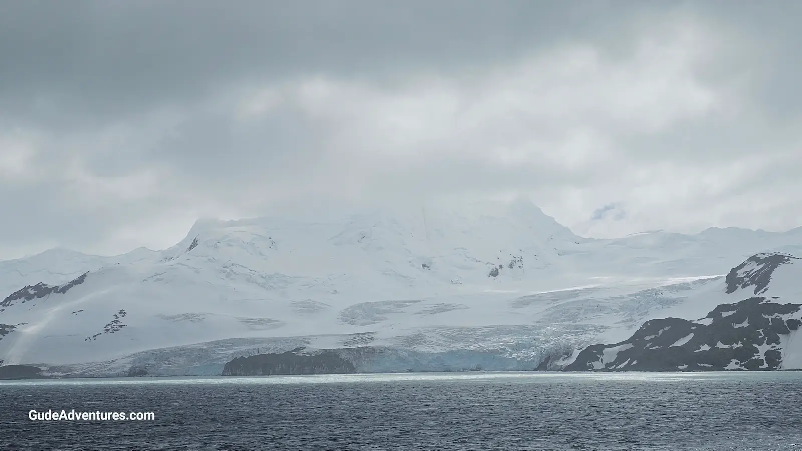 Cruising along the coast of Elephant Island