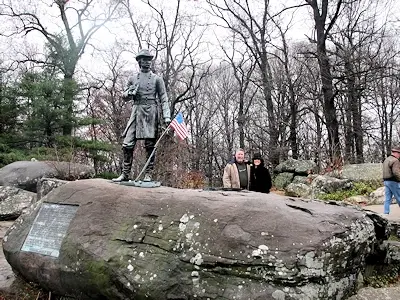 General Warren statue