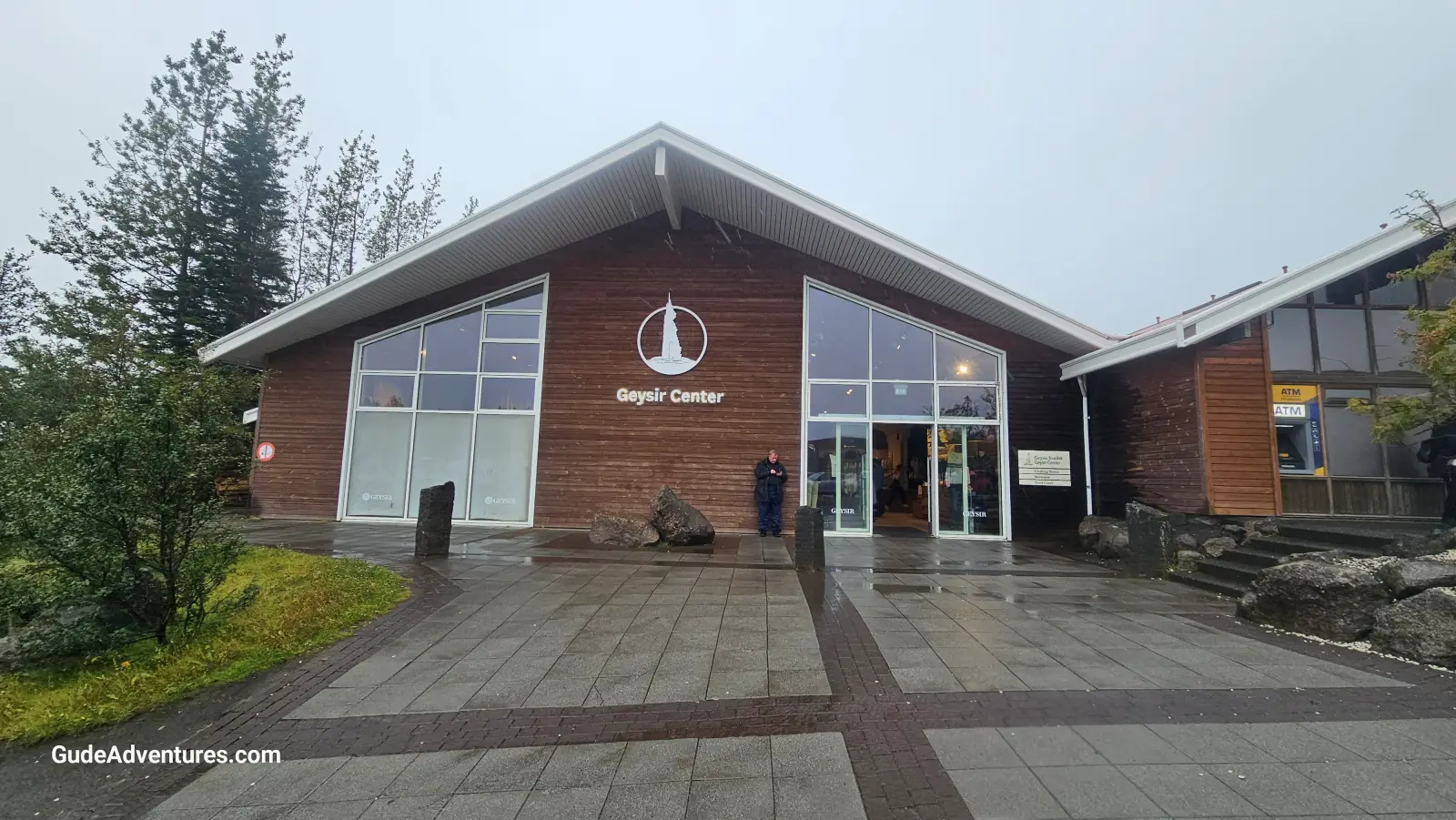 The Geiser Visitor Center contains a restaurant and gift shop.