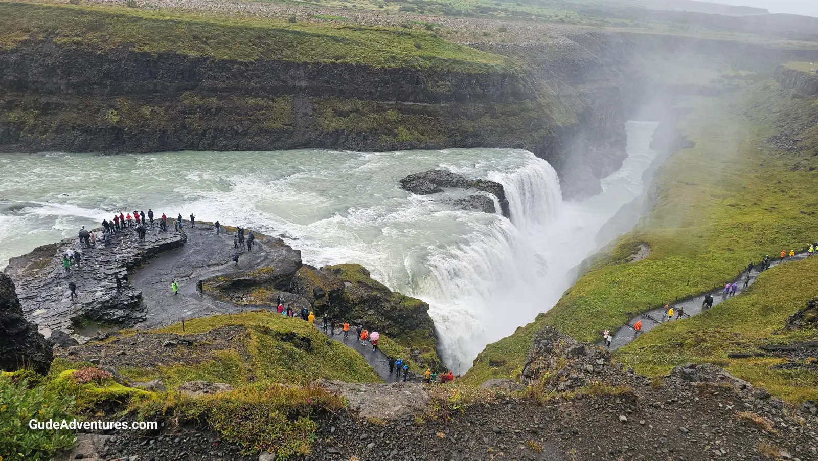 Second observation deck near the lower Gullfoss waterfall.