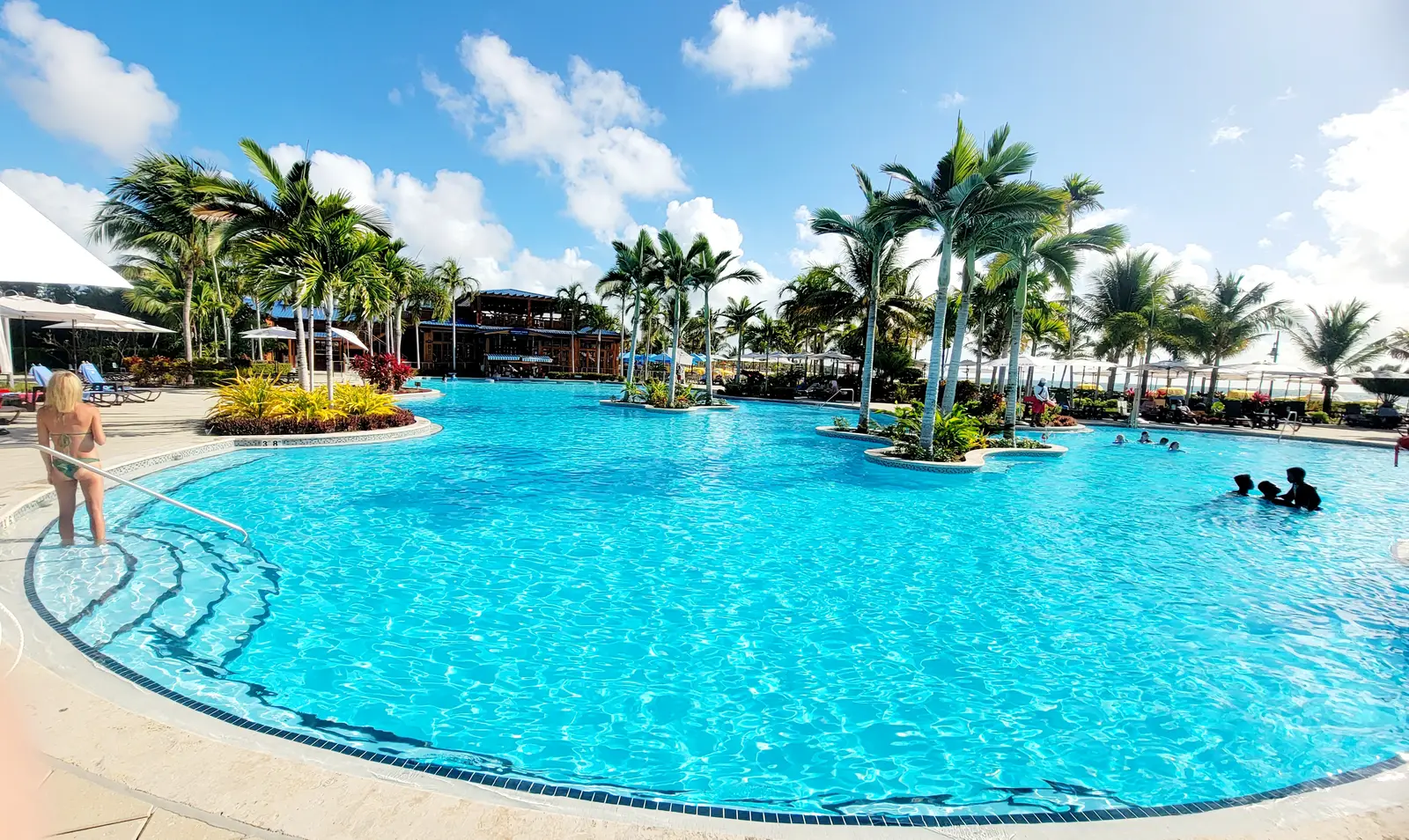 Large swimming pool with bar at Harvest Cay.