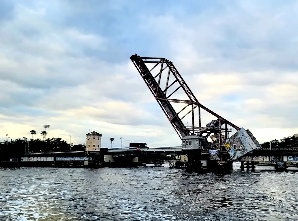 Railway bridge over the Hillsborough River in downtown Tampa