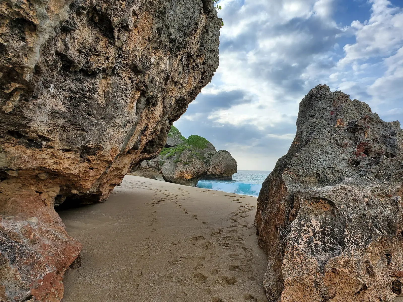 The cliffs at Survival Beach