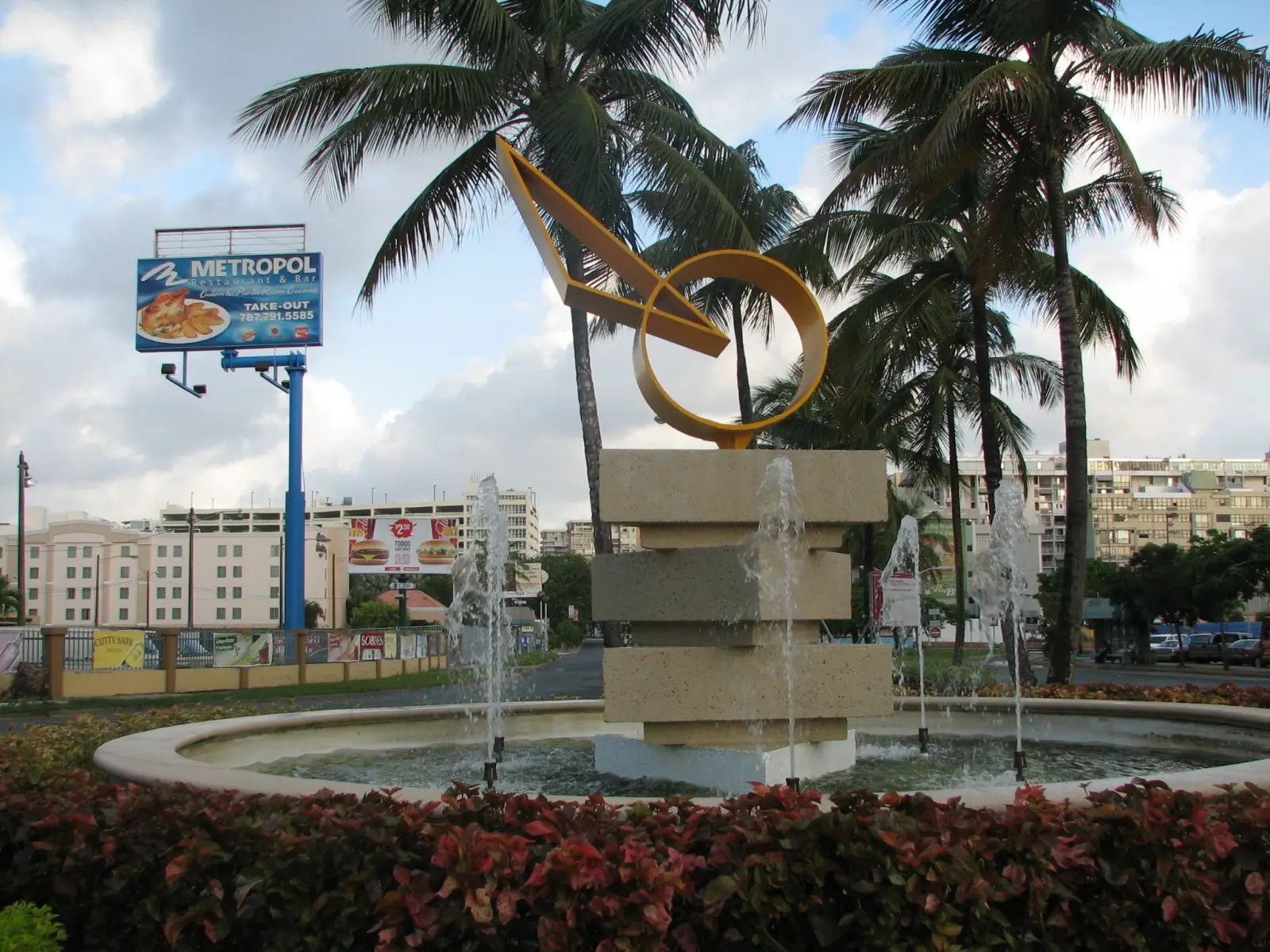 Traffic circle at Isla Verde