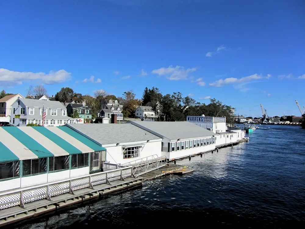 Restaurant and shops on Water Street