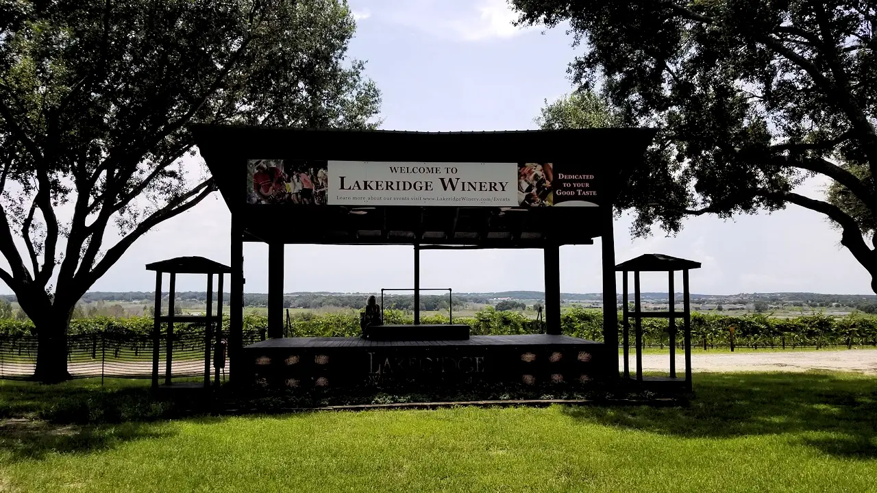 Bandstand at Lakeridge Winery