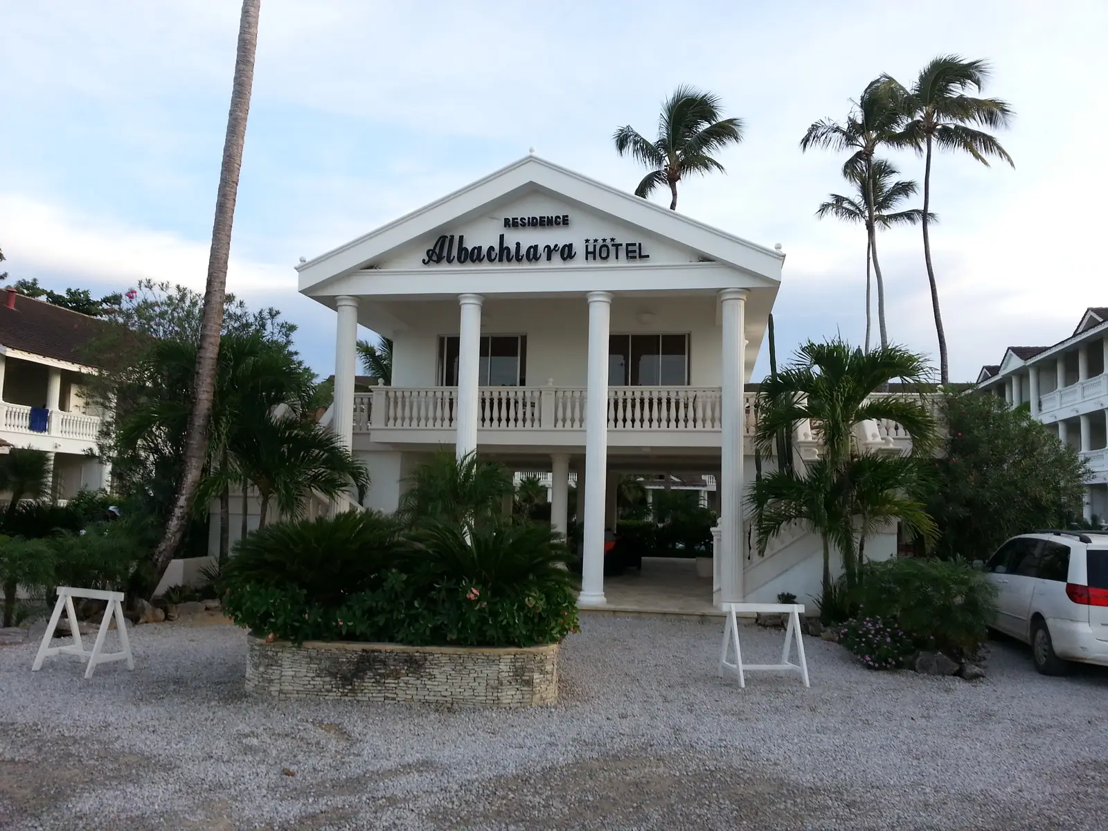 Albachiara Beachfront Hotel