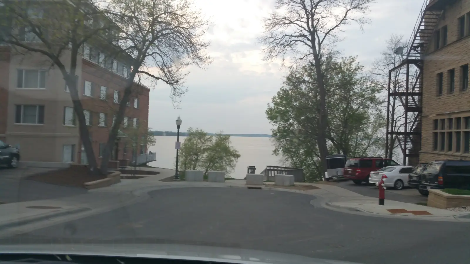 Wisconsin Avenue from the capitol to Lake Monona