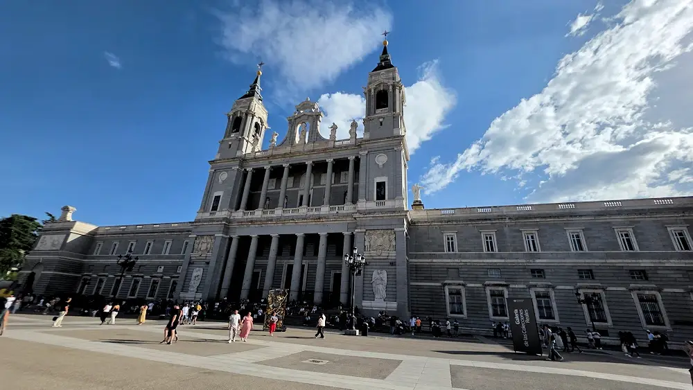 Cathedral de Santa Maria la Real de la Almudena next to the Royal Palace