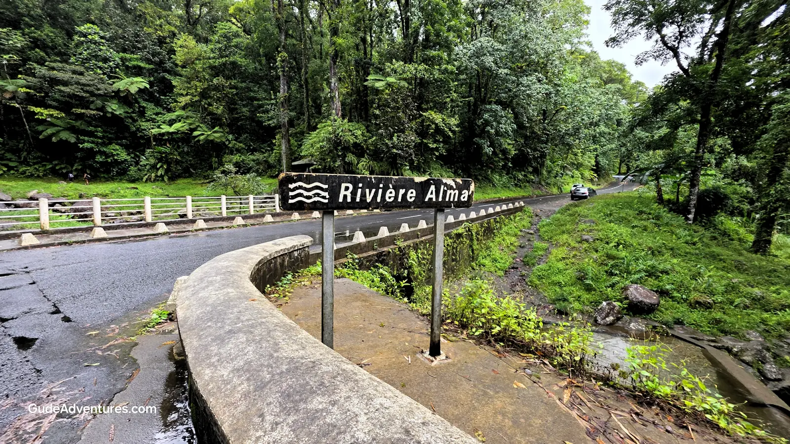 Riviere Alma on the highway thru the rainforest