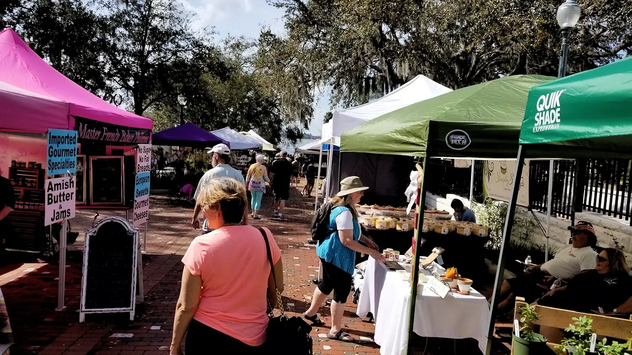 Arts and craft festival at Mount Dora