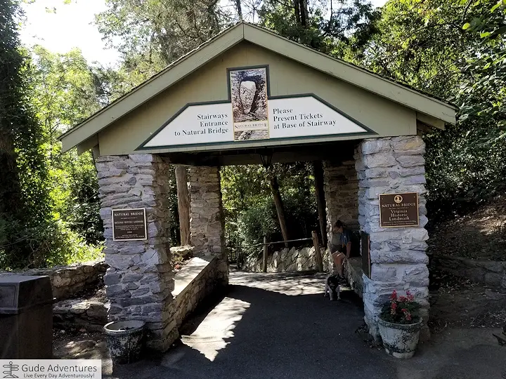 Entrance to Natural Bridge State Park