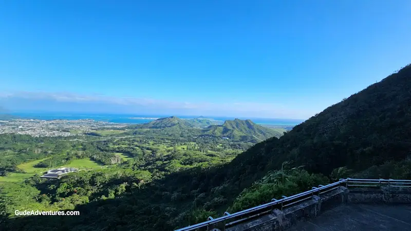 View to the right from the Nuuanu Pali Lookout