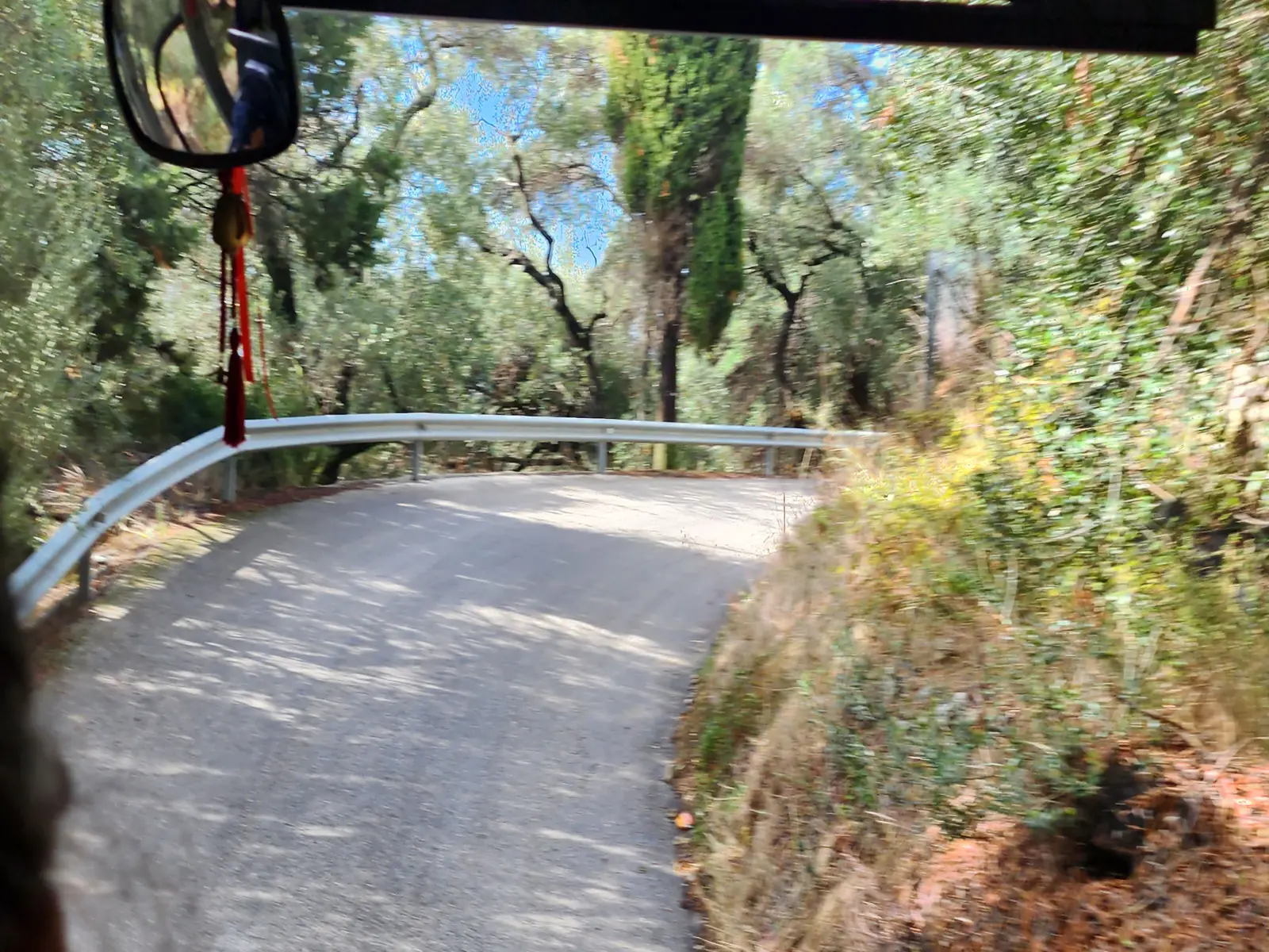 Road to Lakones