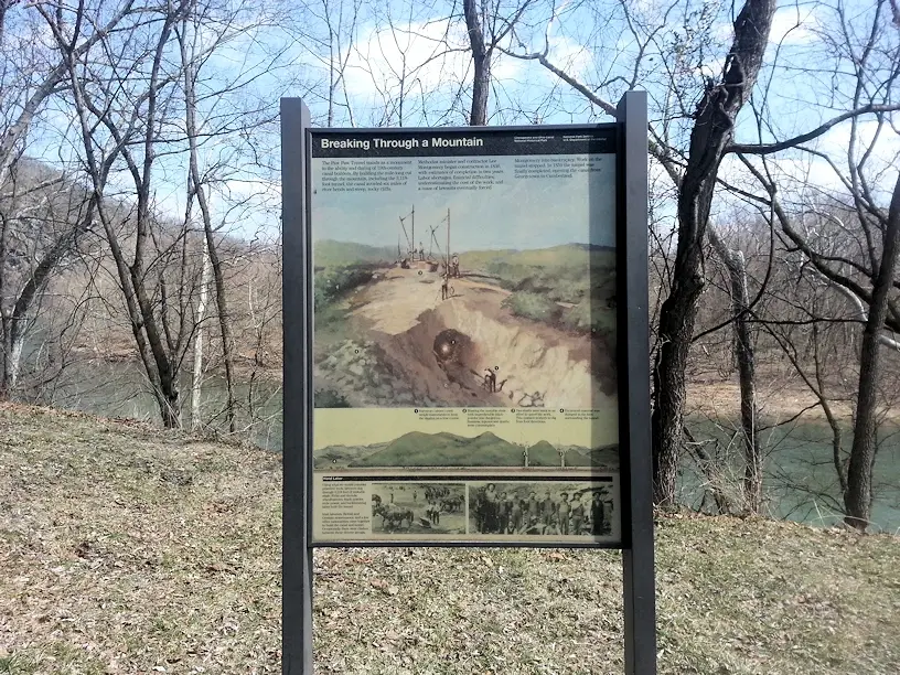 Information about the Paw Paw Tunnel