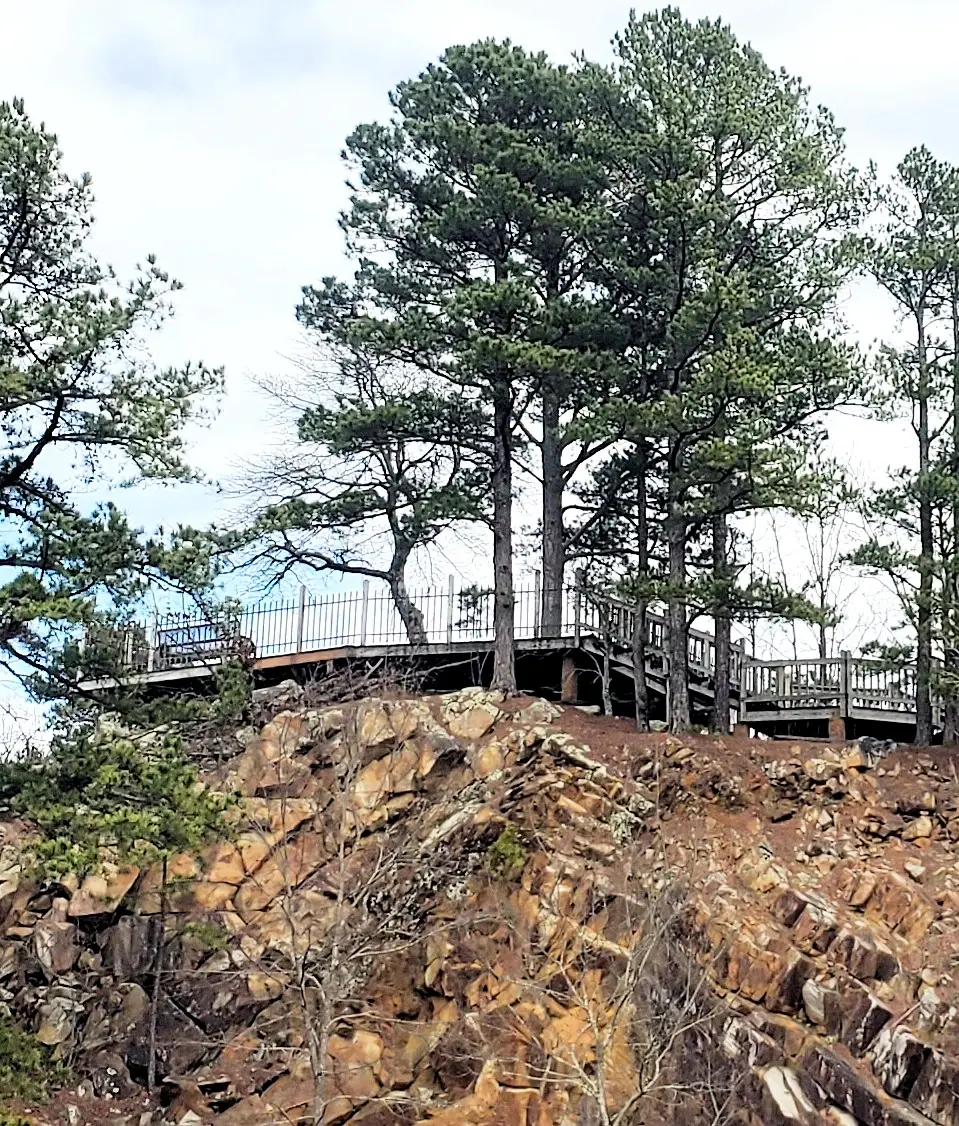 Overlook one one of the trails in Pinnacle Mountain State Park