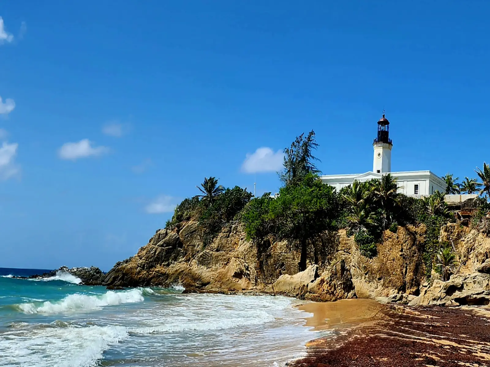 Punta Tuna lighthouse