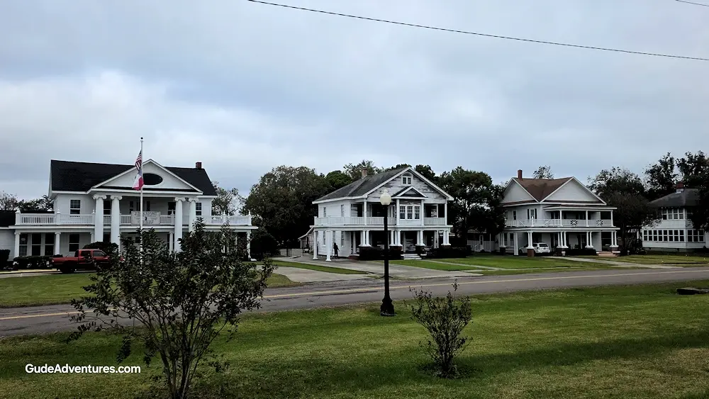 Homes on Lakeshore Drive