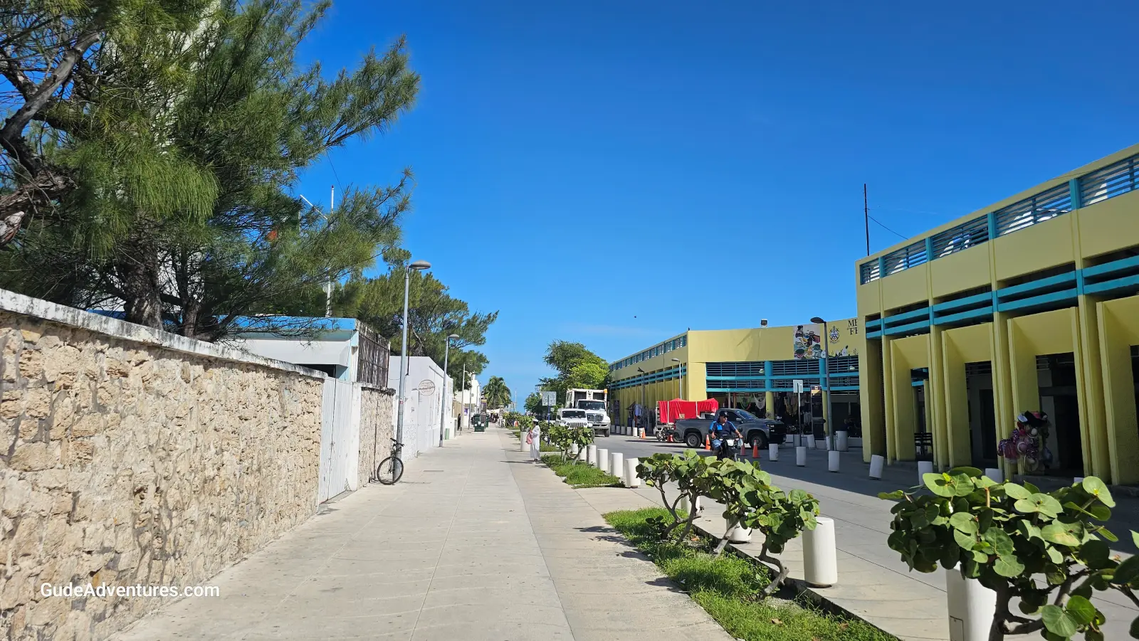 Street from the bus station by the lighthouse to the beach