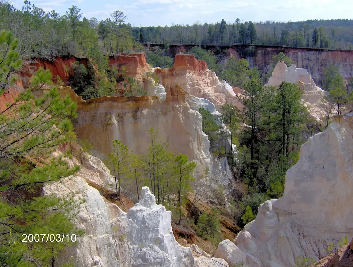  Providence Canyon white walls