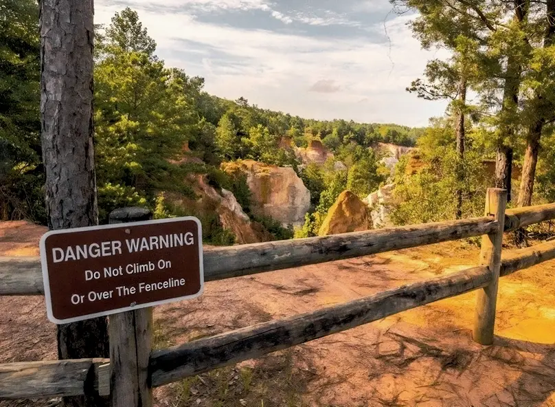 Hiking trail in Providence Canyon