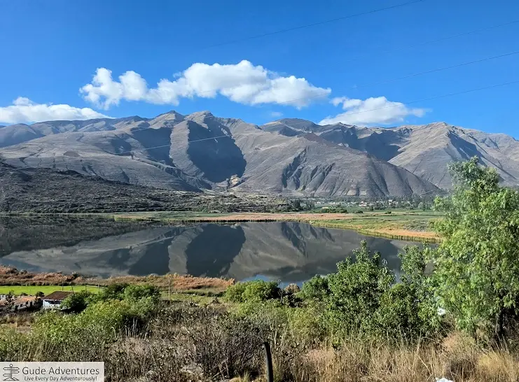 Laguna de Huacarpay is on the Ruta del Sol just north of Rumicolca