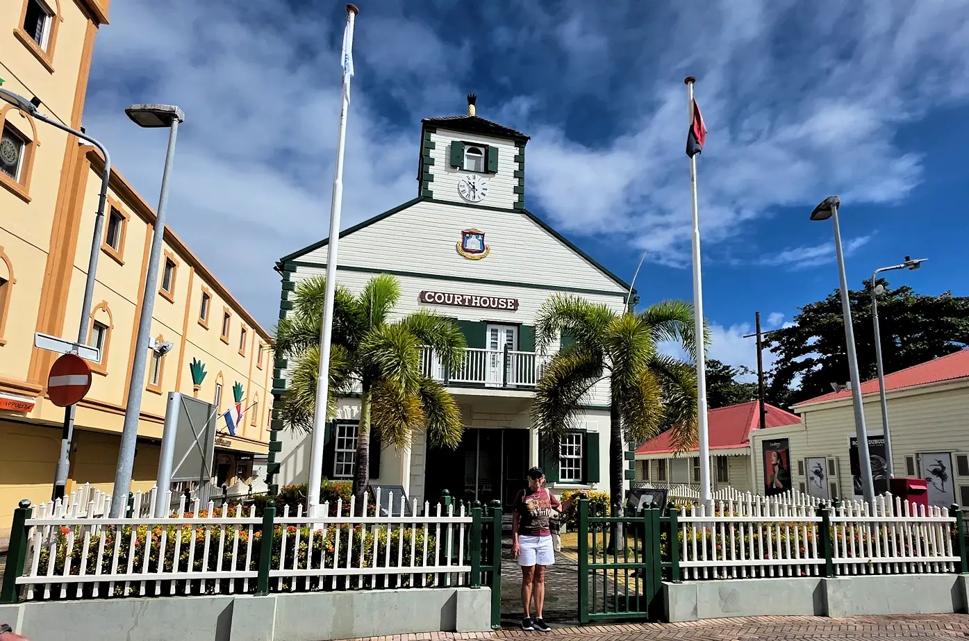 Great Bay Beach in Philipsburg