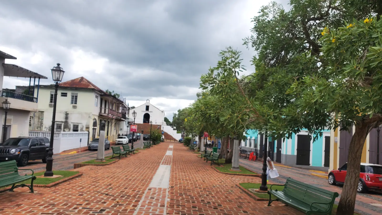 San Germán street in front of the Porta Coeli Church