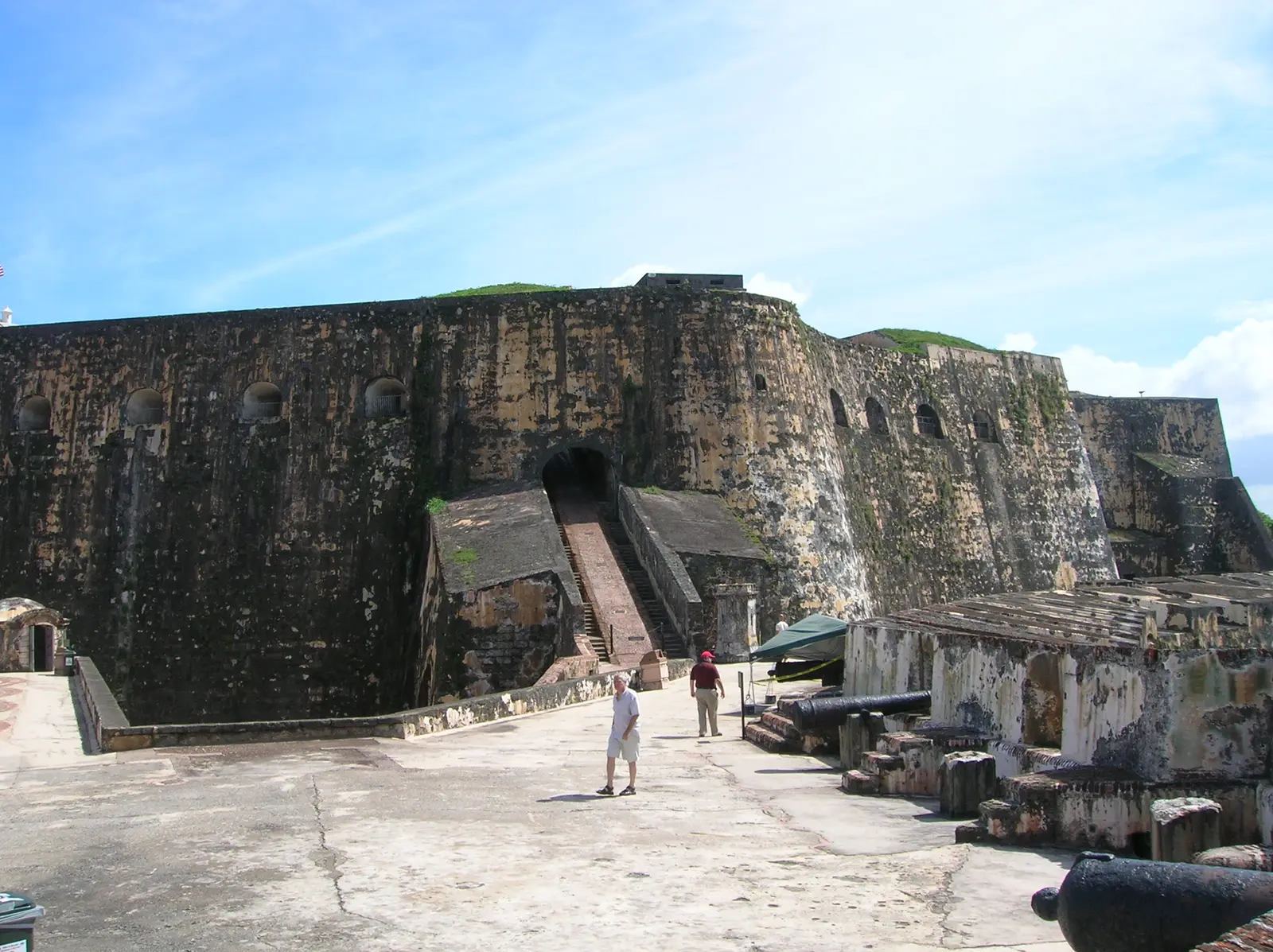 View of the upper walls from the lower bastions of El Morro