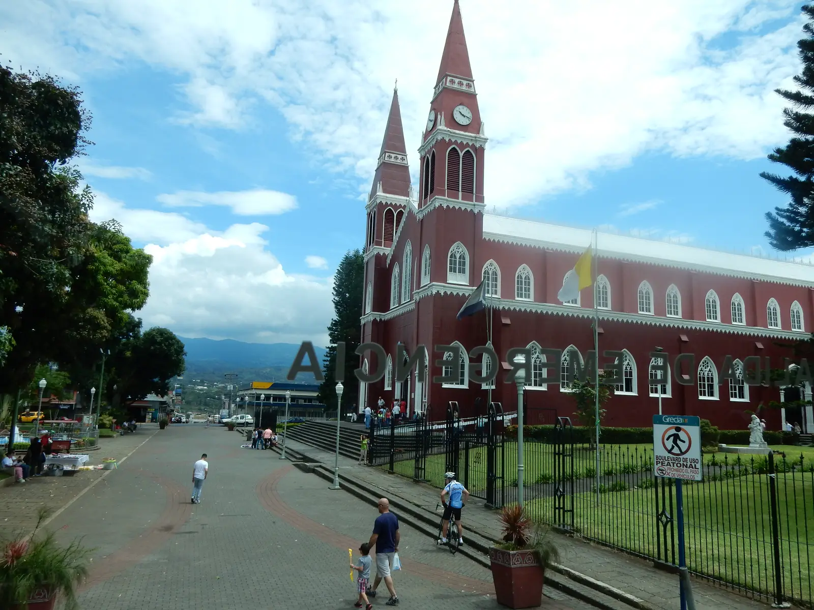 Grecia steel church