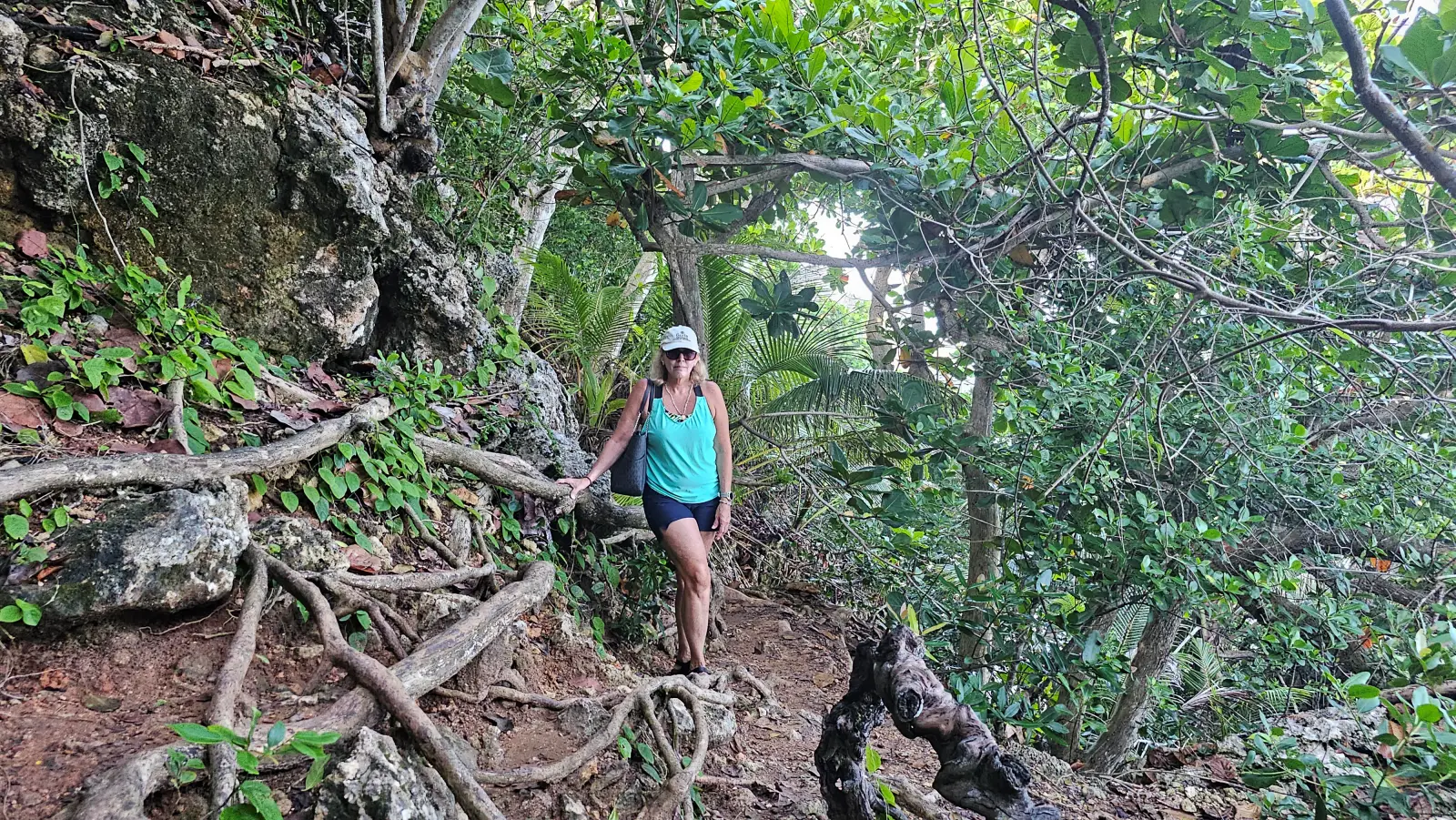 Survival Beach trail