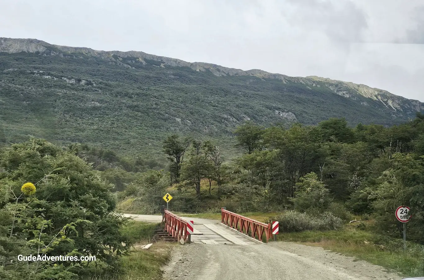 Bridge over Rio Lapataia 
