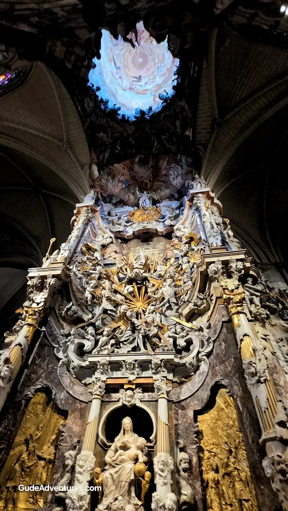 Inside the Catedral Primada de Santa María de Toledo