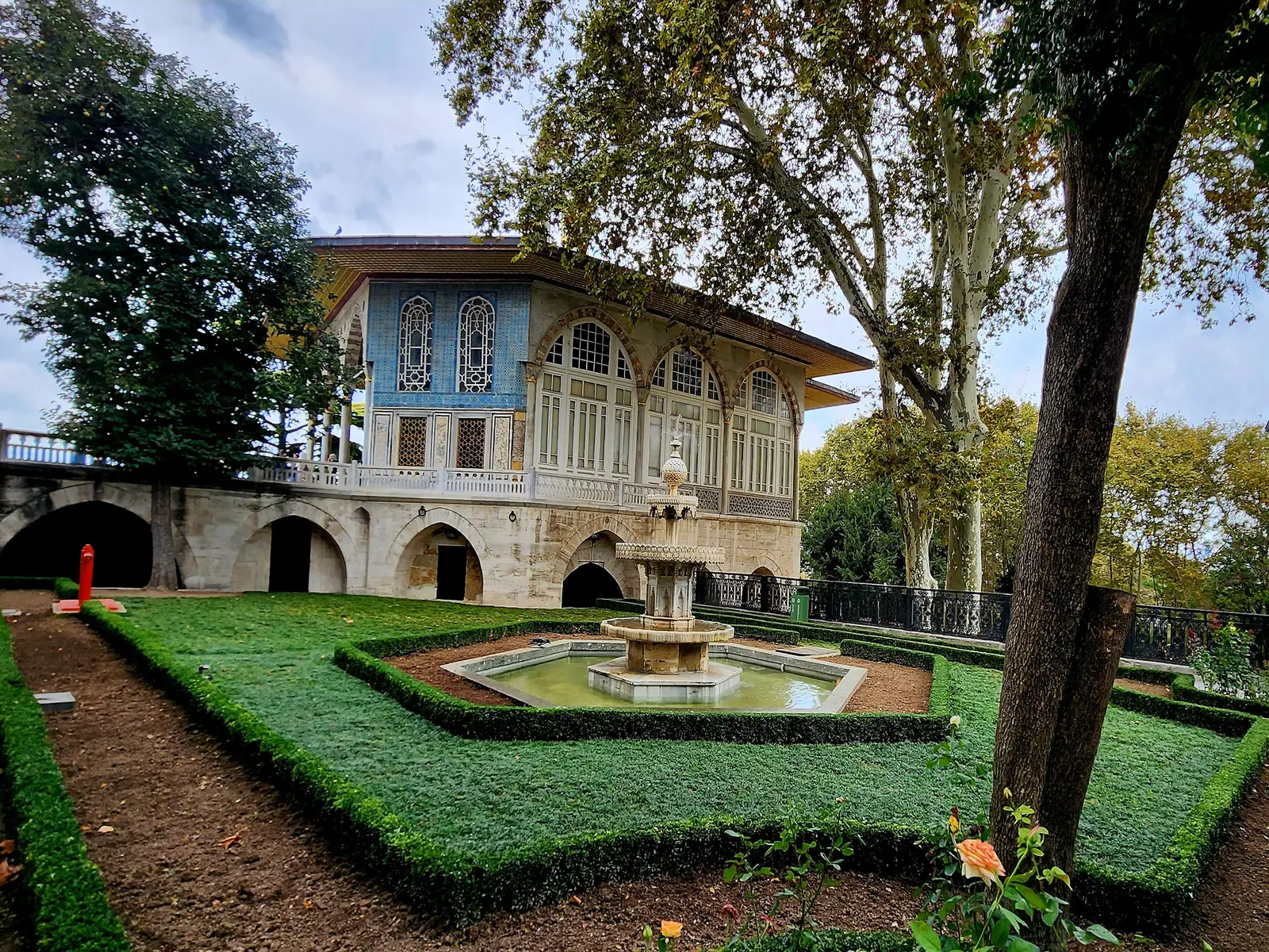The gardens of the fourth courtyard