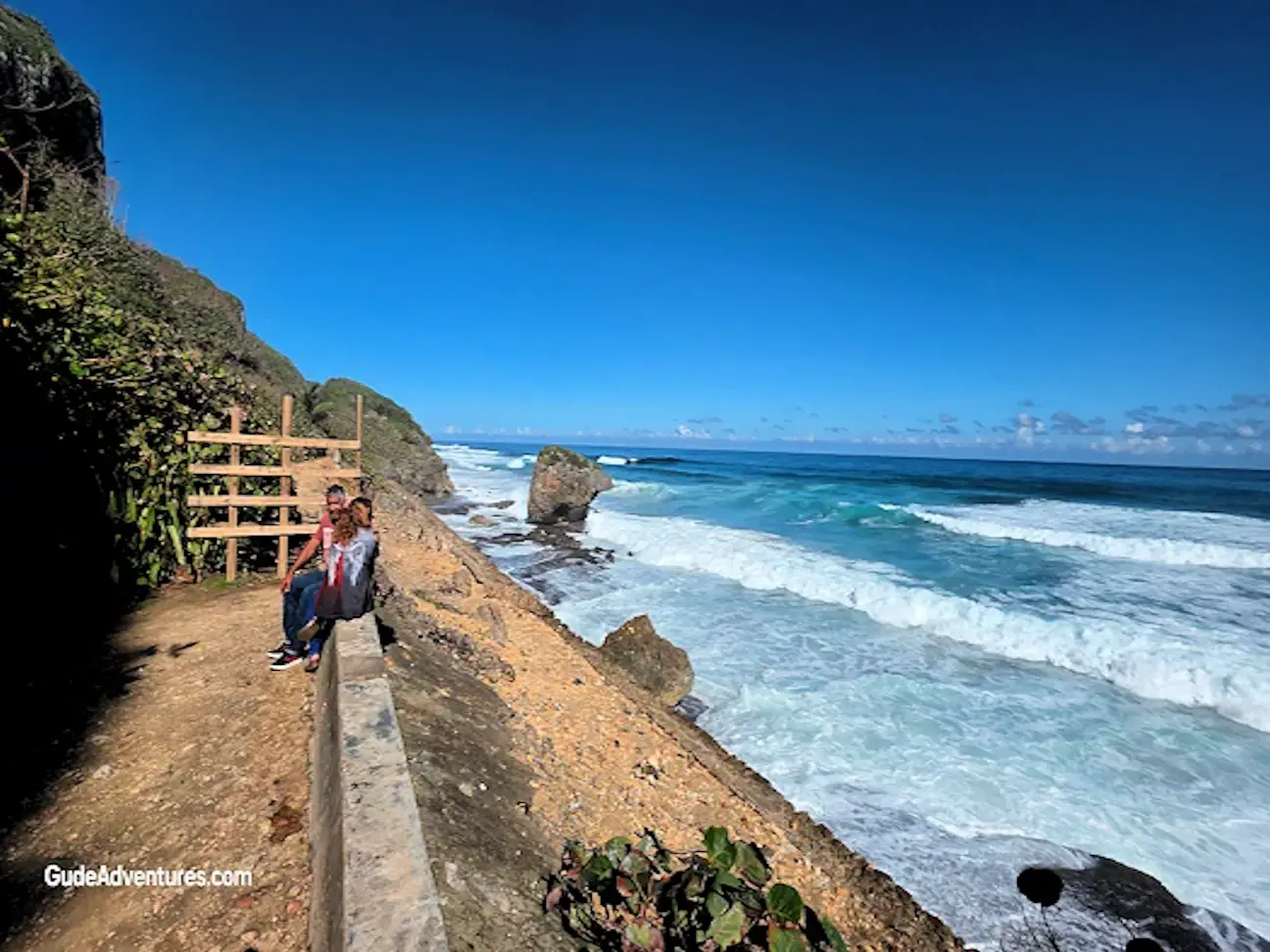 The coastline west of Tunel Guajacaca 