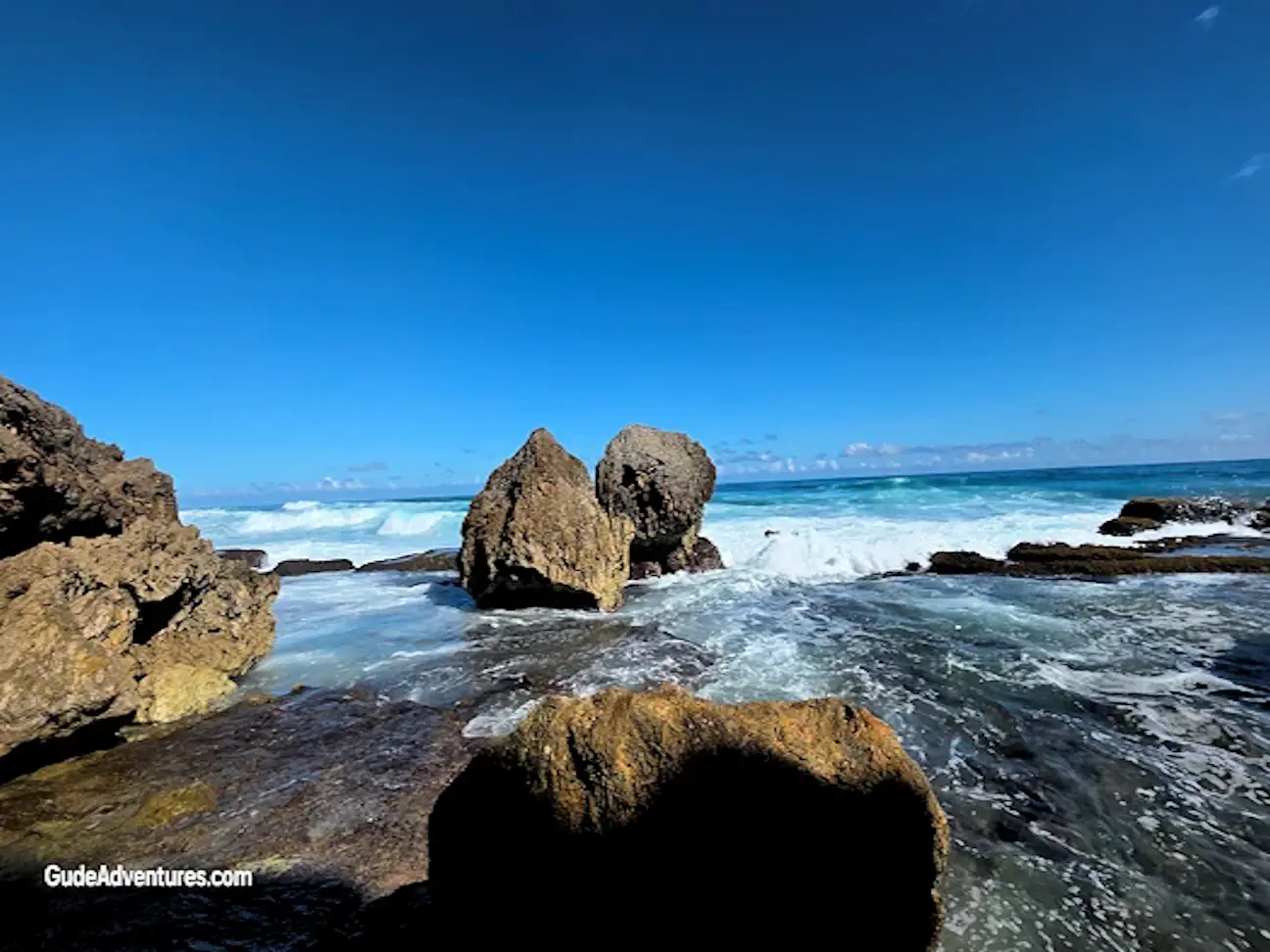 The coastline west of Tunel Guajacaca 