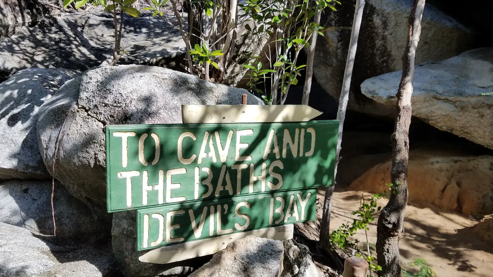 Trail to the Baths and Devils Bay