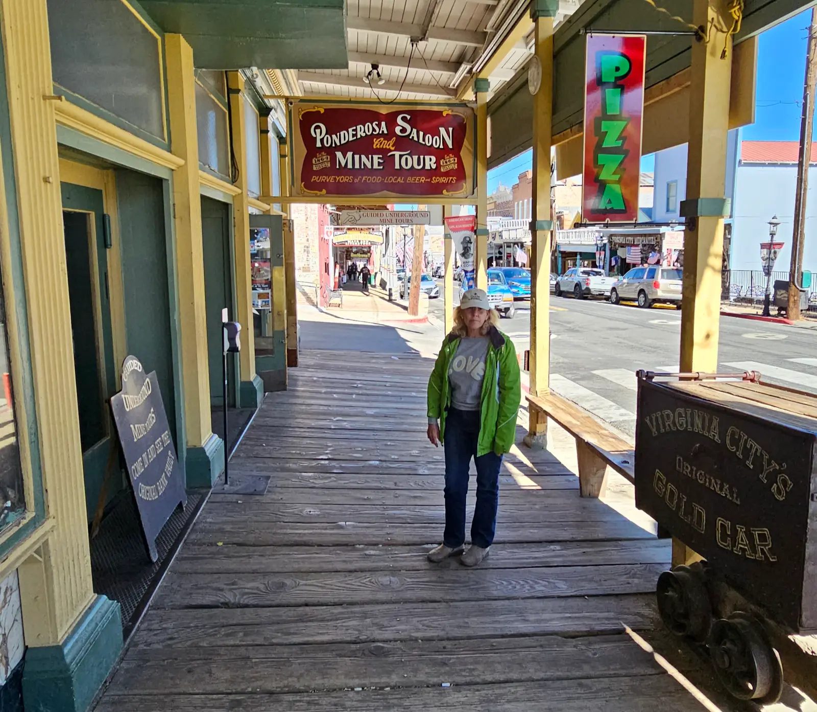 Ponderosa Saloon and entrance to the gold and silver mine
